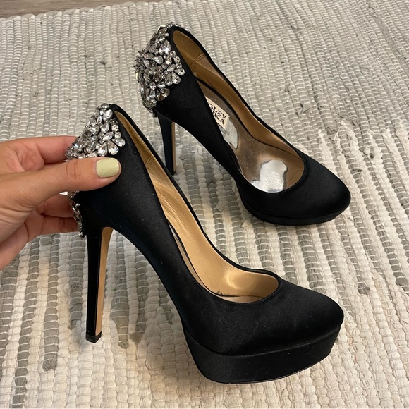 Badgley Mischka Black Embellished Pump - Picture 7 of 9